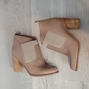 MARC BY MARC JACOBS beige leather heeled Ankle Boot 39 1/2